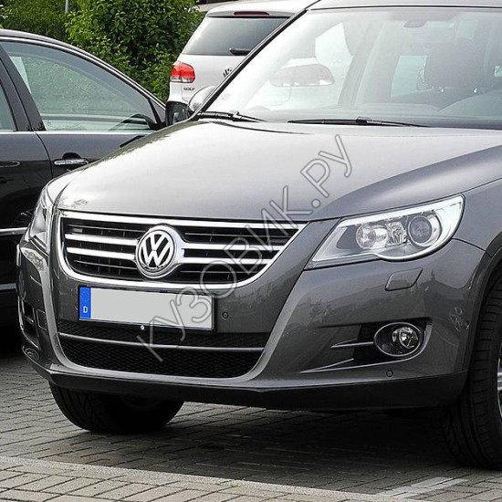 Бампер передний в цвет кузова Volkswagen Tiguan 1 (2007-2011) с отв под омыватели и парктроники Бампер передний в цвет кузова Volkswagen Tiguan 1 (2007-2011) с отв под омыватели и парктроники